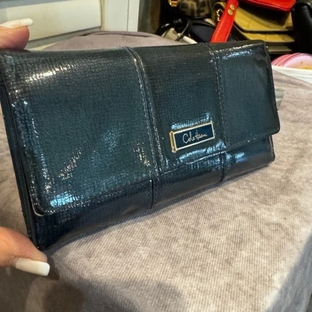 Cole Haan Green Textured Glossy Black Clutch‎ Wallet